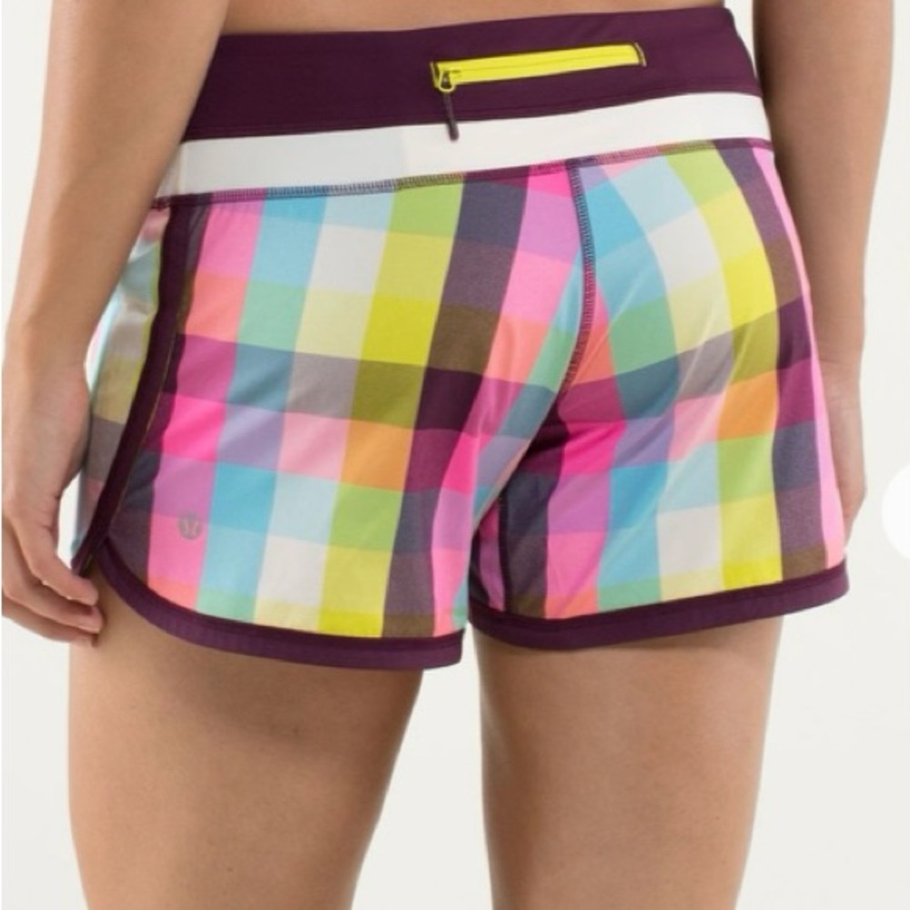 Lululemon Women’s Groovy Run Shorts Plaid Multicolor Size M - Picture 3 of 15